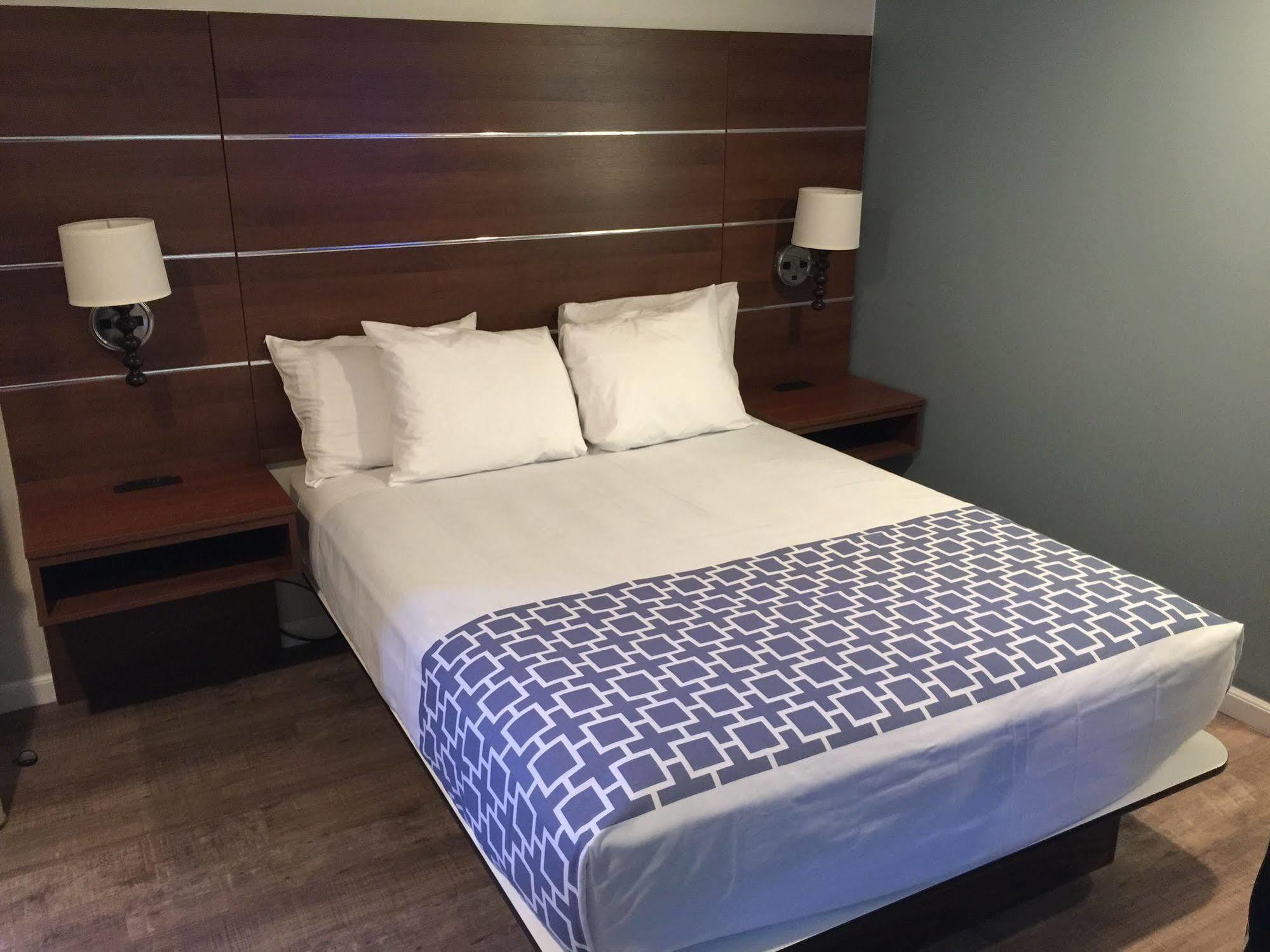 Sterling Motel 2*